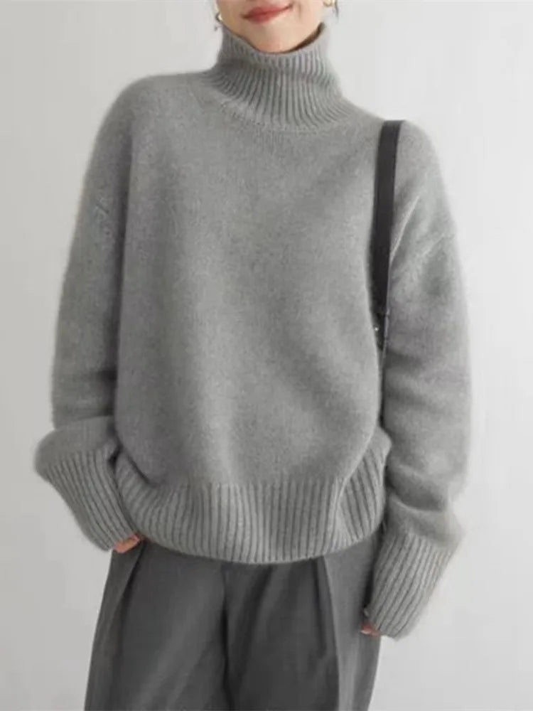 Karley – Soft, comfortable and knitted turtleneck sweater