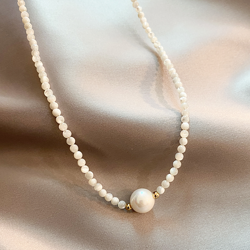 Elegante collana di perle