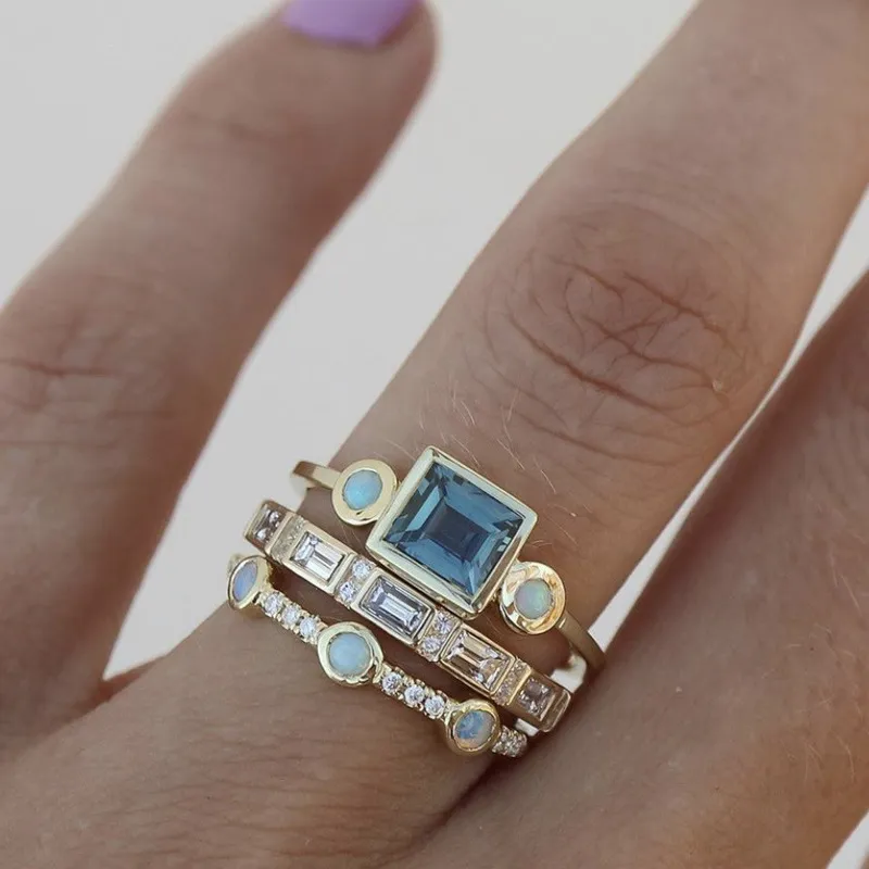 Anello vintage in cristallo blu