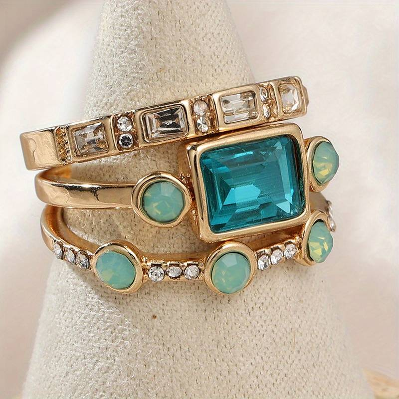 Anello vintage in cristallo blu